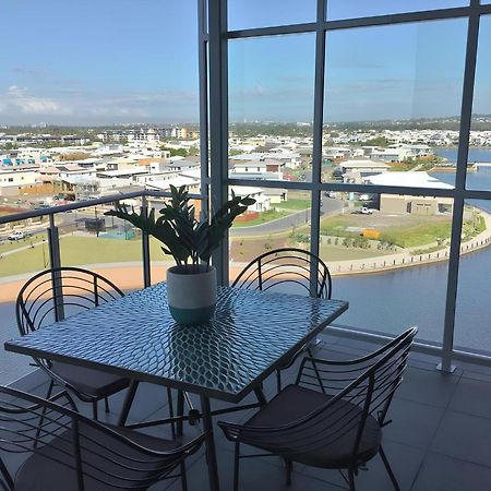 Salt At Oceanside Hotell Kawana Waters Eksteriør bilde